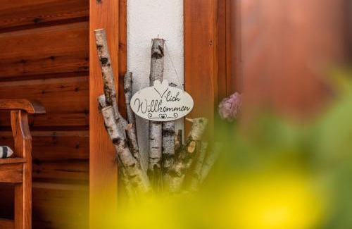 Stebach Apartment | Relaxing Steewer Landhaus: Family Retreat with Ocean Views