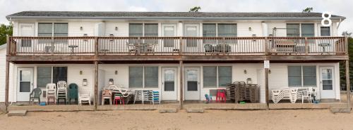 Greenbush Hotel | Relaxing Oceanfront Retreat at Stefan's R&R Resort