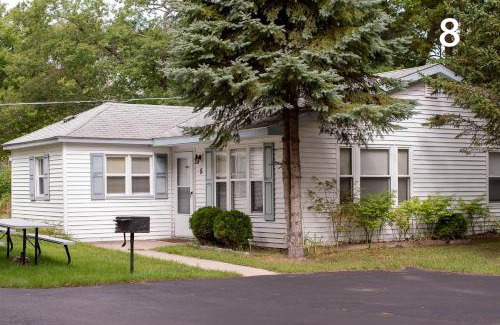 Greenbush Hotel | Relaxing Oceanfront Retreat at Stefan's R&R Resort