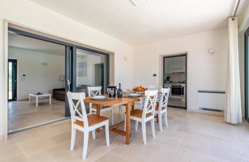 Specchiaruzzo Villa | Stefano's Villa: Ideal Getaway with Pool and Ocean Views