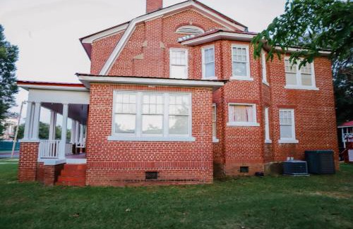 Tuskegee Apartment | Discover Stegall Manor Estates: Family-Friendly Retreat