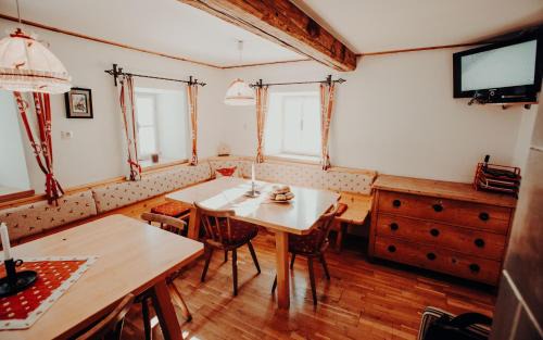 Hinterstoder Ski Chalet | Discover Stegerhütte: Oceanfront Stay with Pool & Pets Allowed