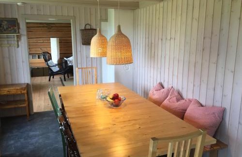 Rossoya House | Discover Steigen Lodge Villa Vaag: Family-Friendly Retreat