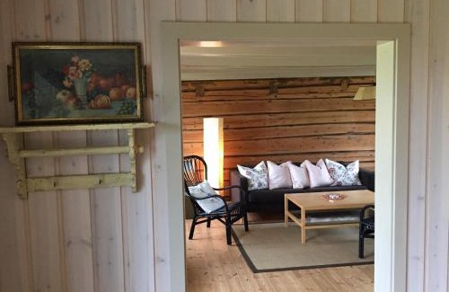 Rossoya House | Discover Steigen Lodge Villa Vaag: Family-Friendly Retreat