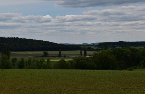 Dingolshausen Apartment | Family-Friendly Retreat at Steigerwaldblick - Rated 9/10