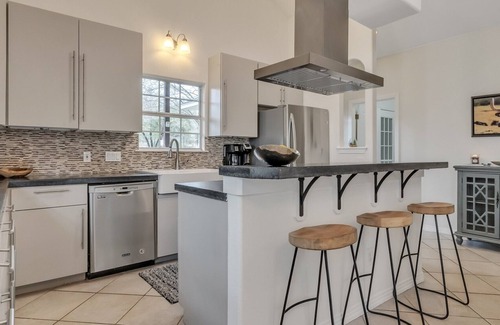 Lake Austin Village House | Unwind at Lake Austin Getaway - Guest Rated 9.8/10