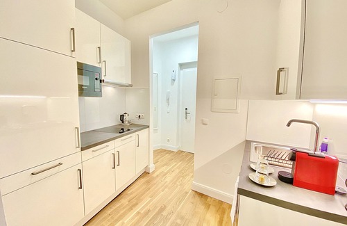 Favoriten Apartment | Elegant Steiner Residences Vienna with Family-Friendly Amenities