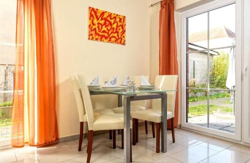 Kirchdorf Apartment | Discover Steinfurths Hüsing Morgenröte – Pet & Child Friendly