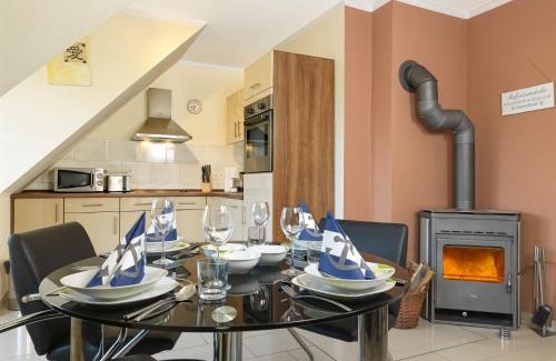 Kirchdorf Apartment | Relax at Steinfurths Hüsing Sonnendeck: Family & Pet Friendly