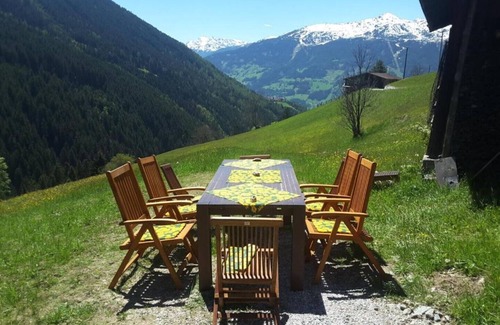 Stummerberg House | Steinwandhütte - Premier Comfort Hut at 1200m Elevation