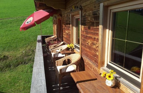 Stummerberg House | Steinwandhütte - Premier Comfort Hut at 1200m Elevation