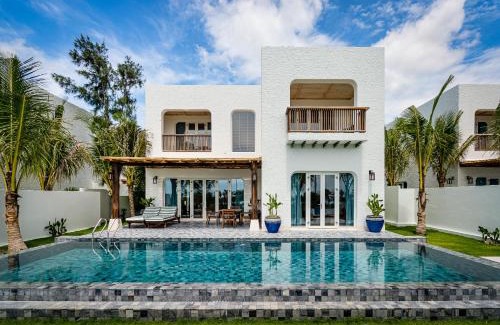 Tuy Hoa Resort | Exquisite Stelia Beach Resort with Oceanfront Amenities