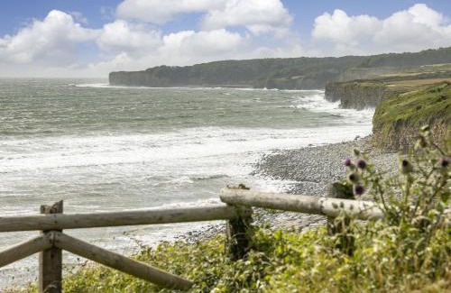 Llantwit Major House | Pet-Friendly Retreat at Stella: Your Ideal Getaway Awaits