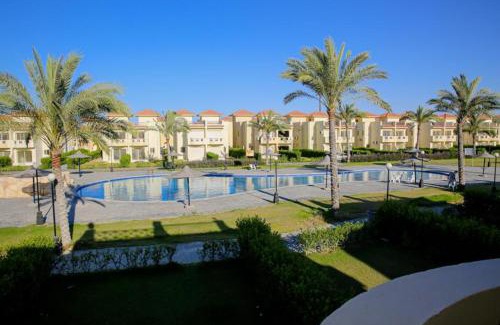 Sidi Abd El-Rahman Villa | Stella Heights Villa: Family-Friendly Retreat by Marassi