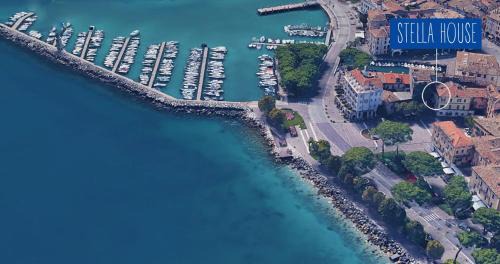 Desenzano del Garda City Centre House | Discover Stella House: Family-Friendly, 4-Star Comfort