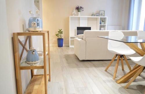Desenzano del Garda City Centre House | Discover Stella House: Family-Friendly, 4-Star Comfort