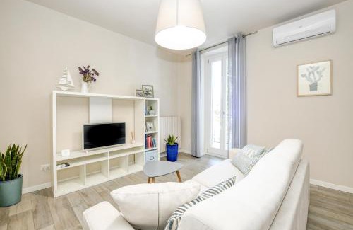 Desenzano del Garda City Centre House | Discover Stella House: Family-Friendly, 4-Star Comfort