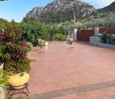 Melissopetra House | Guest Rated 10/10: Stella's House - Family Friendly Retreat