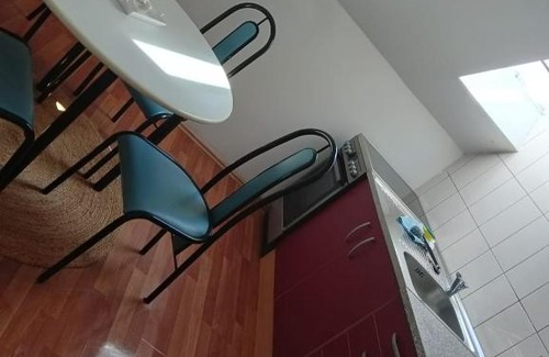 Werdau Apartment | Pet-Friendly Stella's Monteurswohnungen for Family Getaways