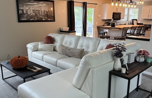 Ankeny House | Ideal Newly Renovated 4-Bedroom Home in Ankeny