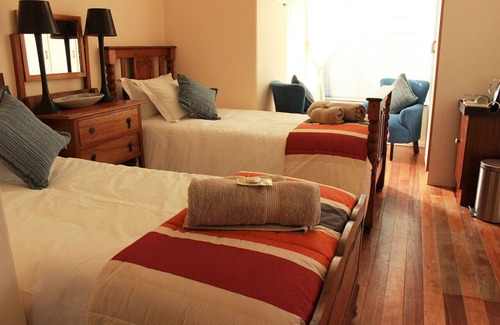 Sutherland Bed & Breakfast | Cozy Stellar Dust Guest House with Breakfast & Family Amenities