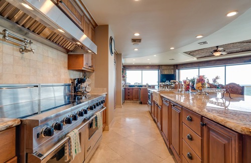 Puerto Penasco Condo | Oceanfront Las Palomas Condo: Perfect for Large Families