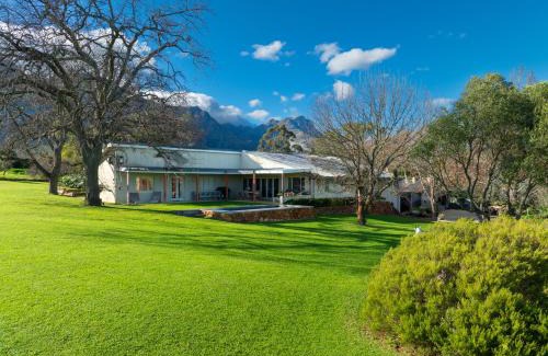 Stellenbosch House | Stellenbosch Farm Stay with Mountain Views & Pool