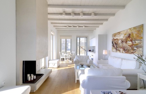 Milopotas Villa | Oceanfront Stemma - Experience the Crown of the Aegean