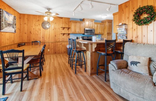 Snowshoe Villa | Prime Location at Stemwinder 5 - Ideal for Family Getaways