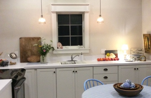 Warren House | Historic Riverside Cottage: Guest Rated 9.6 with Pool & Breakfast