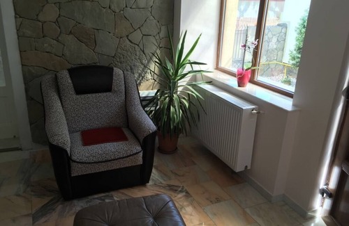 Alba Iulia House | Discover Step Inn: Family-Friendly Stays with Breakfast