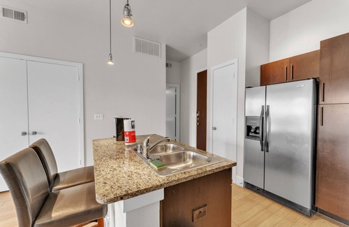 Oak Lawn Apartment | Indulge at 4123 Cedar Springs and Embrace Relaxation