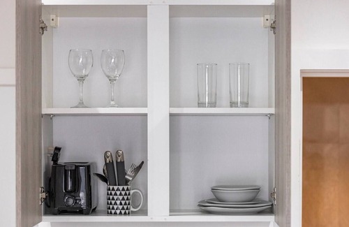 Ealing Apartment | Modern Studio Flats for Solo Adventurers with Great Amenities