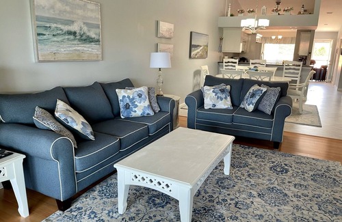 Naples Condo | Experience Instant Vacation Bliss with Oceanfront Views