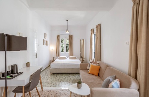 Mykonos Hotel | Modern Step Studio Near Little Venice and Windmills