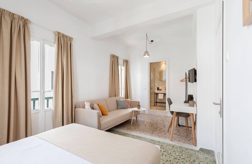 Mykonos Hotel | Modern Step Studio Near Little Venice and Windmills