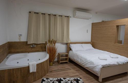 Majdal al-Shams Apartment | Spacious Step to Hermon Apartment with Hot Tub & Kitchen