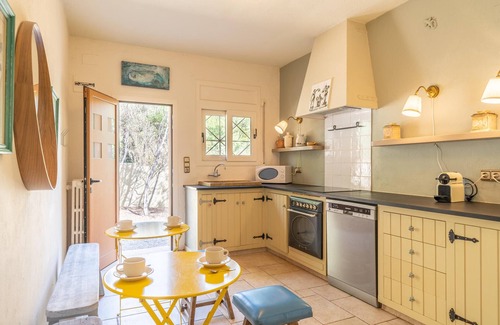 L'Escala Villa | Beachside Retreat: Stephanie House near Empúries Beaches