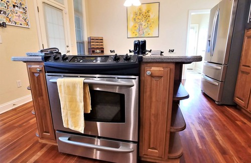 Bel Aire House | Discover Classic Craftsman Charm for Memorable Gatherings