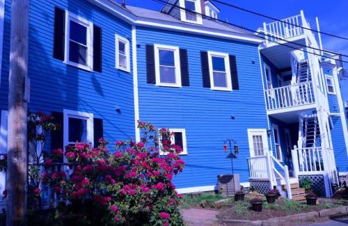 Salem Hotel | Pet-Friendly Stepping Stone Inn - Wheelchair Accessible Retreat