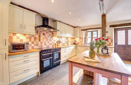 Marwood House | Spacious Stepps Farm House with Pool & Pet-Friendly Comfort