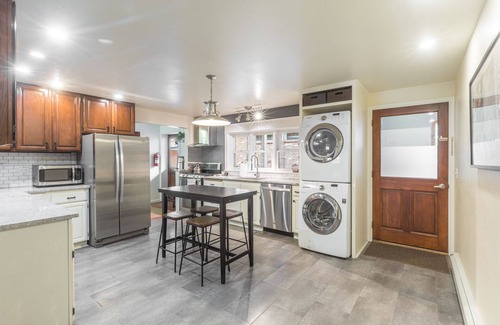 Ouray Condo | Experience Historic Main Street with Gorgeous Views