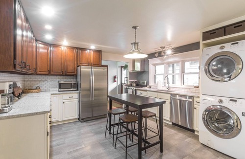 Ouray Condo | Experience Historic Main Street with Gorgeous Views