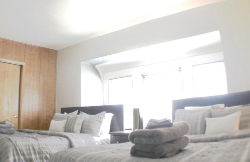 Bloomfield Apartment | Convenient City View Stay Near Hospital with Pet-Friendly Options