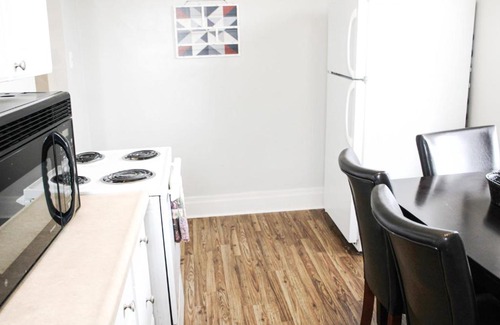 Bloomfield Apartment | Convenient City View Stay Near Hospital with Pet-Friendly Options