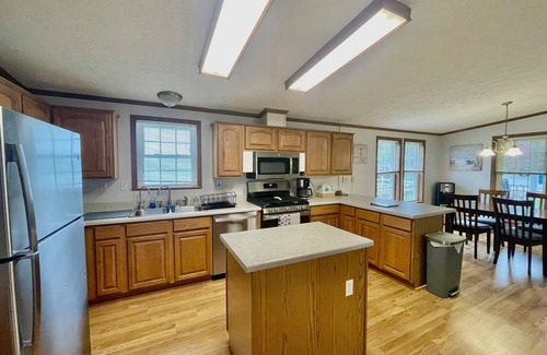 Sister Lakes Cottage | Convenient Getaway Steps from Magician Lake, Rated 9.6