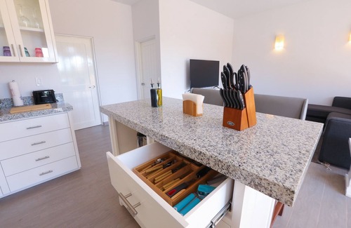 Cerritos Condo | Beachfront Oasis with Pool and Ocean View Awaits You