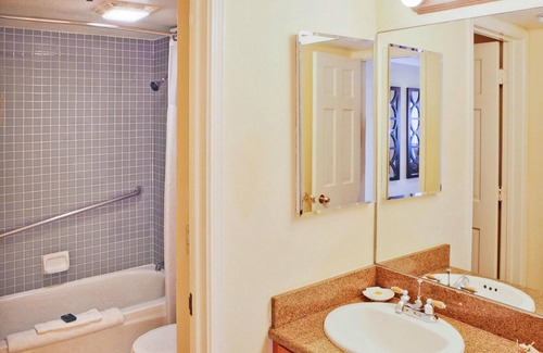 San Clemente Hotel | Ideal Location with Kitchen & Ocean View – Rated 10/10
