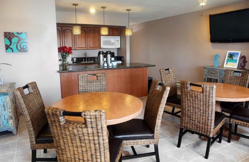 San Clemente Hotel | Ideal Location with Kitchen & Ocean View – Rated 10/10