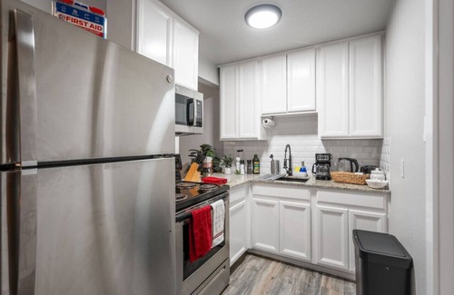 Central Arlington Apartment | Steps from the Heart of Fun: Pet-Friendly & Walkable Stay!
